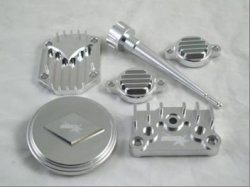 CNC alu Dress up kit na motor stbrn barva